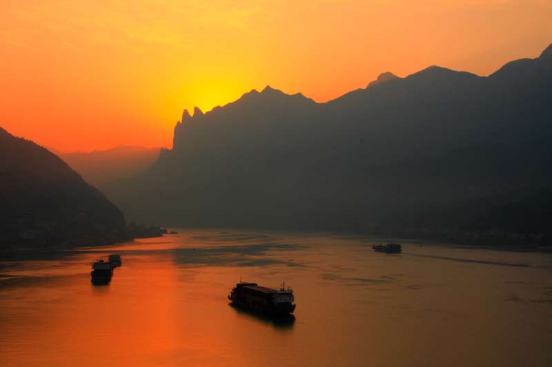 長(zhǎng)江西陵峽晨曦——三把刀.jpg 長(zhǎng)江西陵峽晨曦——三把刀.jpg